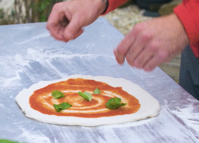 pizza maken met onze verse deegbollen napolitaans