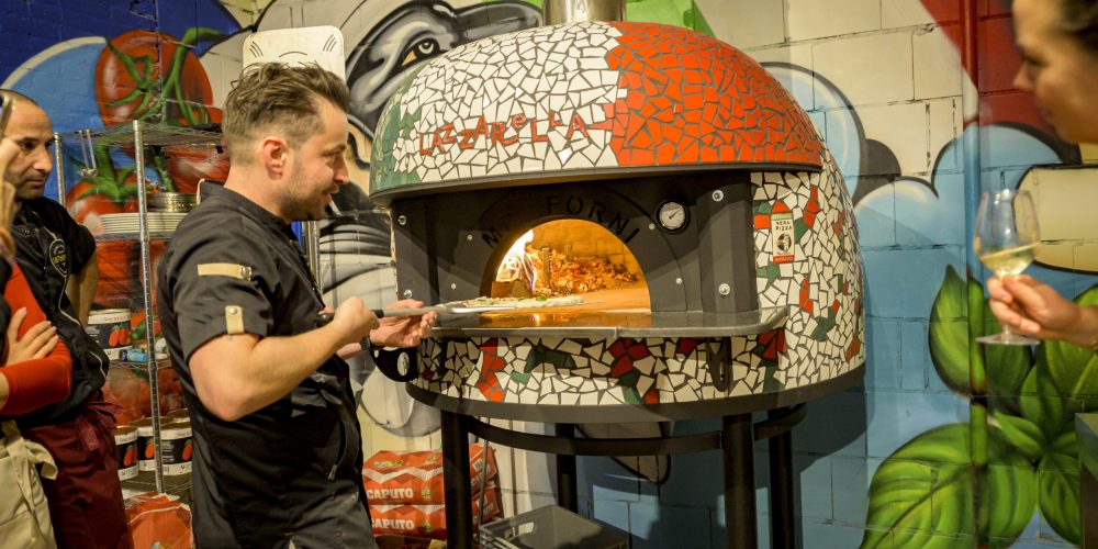 Pizza bakken in een steenoven - Pizza workshop